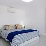 Triton 6 *